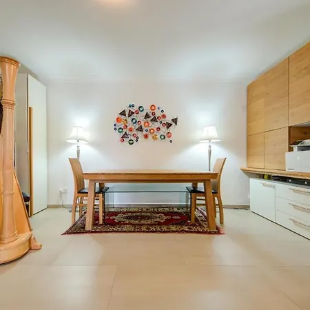 Elegant 3-bedroom In Historic Centre By Malta Weekend شقة فاليتا