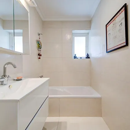 Elegant 3-bedroom In Historic Centre By Malta Weekend