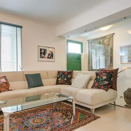 Superb 3 Bedroom Maisonette In Apartment Valletta