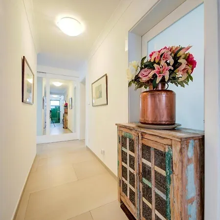 Superb 3 Bedroom Maisonette In *
