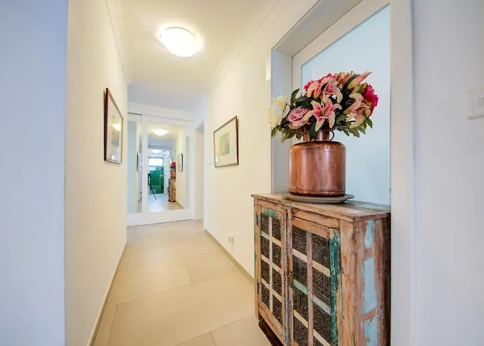 Elegant 3-bedroom In Historic Centre By Malta Weekend *