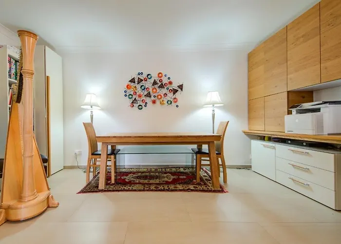 Elegant 3-bedroom In Historic Centre By Malta Weekend *